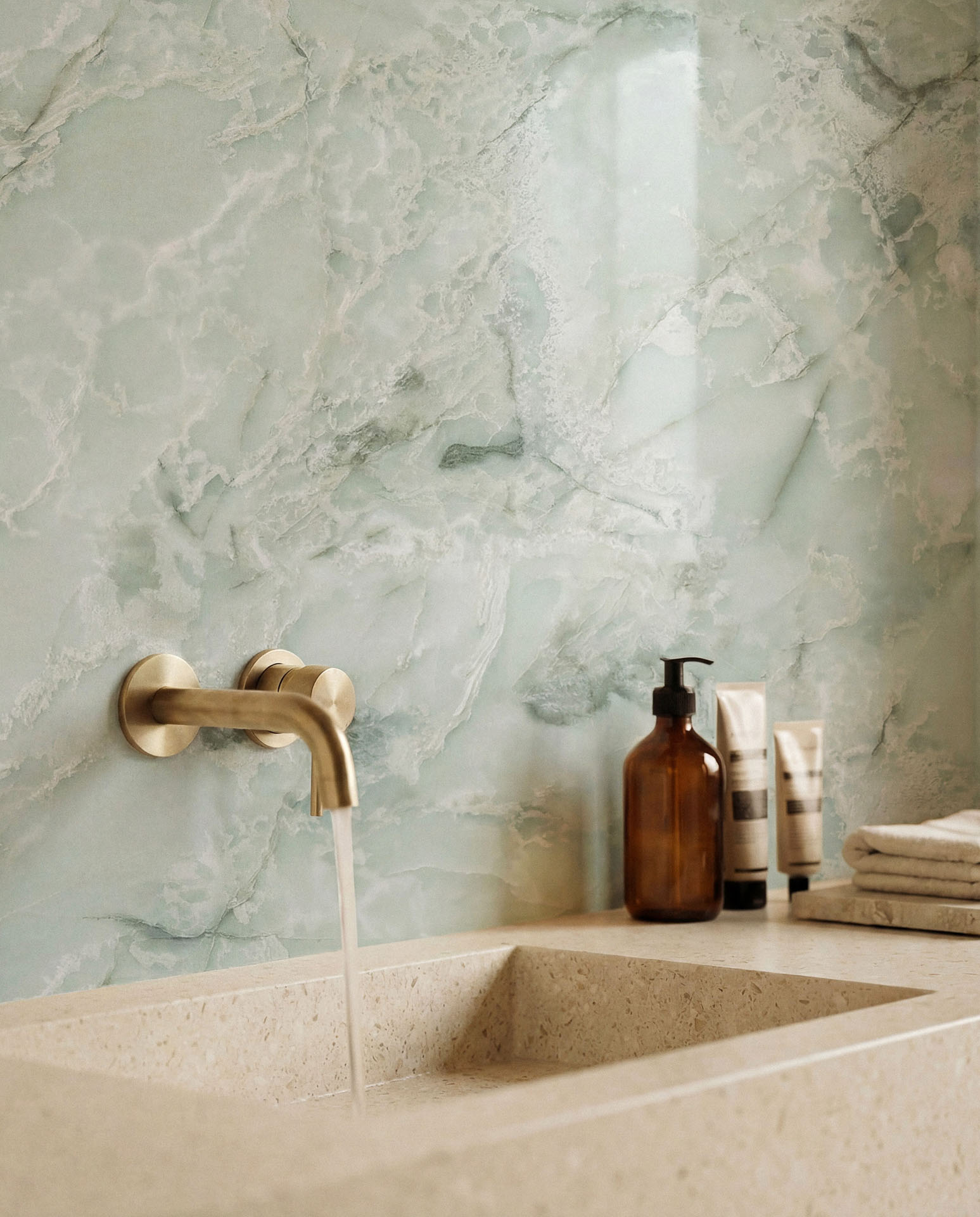 Wall Panel Décor, Bathroom Scene Application